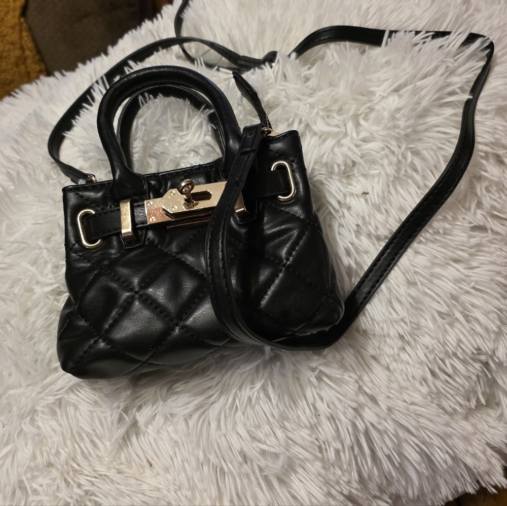 STUDIO BADGLEY  MISCHKA Elegant Black Quilted Crossbody bag